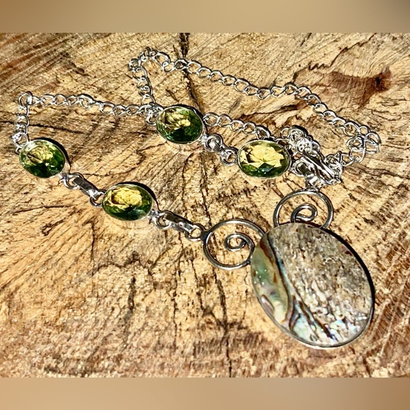 Iridescence Abalone Shell Pendant Necklace - Picture 7 of 12